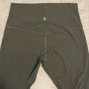 Size 8 ribbed 25” lululemon Align leggings